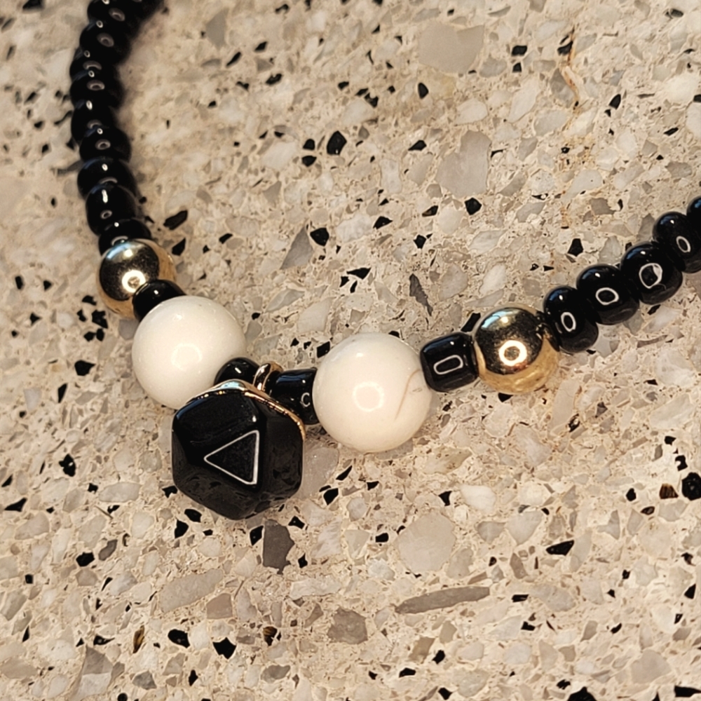 🤍3/$30 🎉HP 🎉 Howlite Stone Glass Bead Handmade Bracelet